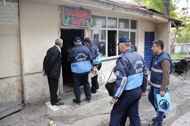 İsmetpaşada Ruhsatsız Eğlence Mekanları Mühürlendi
