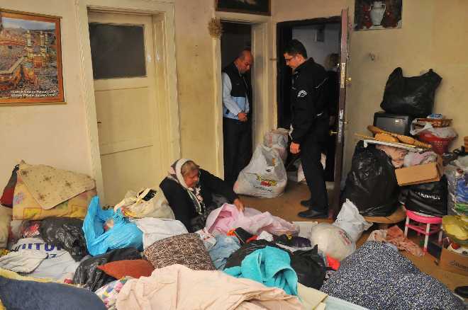 Çöp Bina Temizlendi
