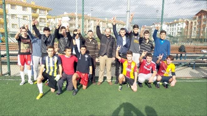 Etimesgutlu Ülkücü Gençler  Futbol İle Kaynaşıyor