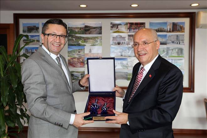 Başkanlara Yenimahalleyi anlattı