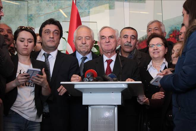 Önder Sav Yeniden Aday