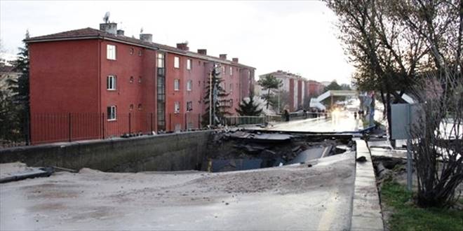 ASKİ Su Borusu Patladı