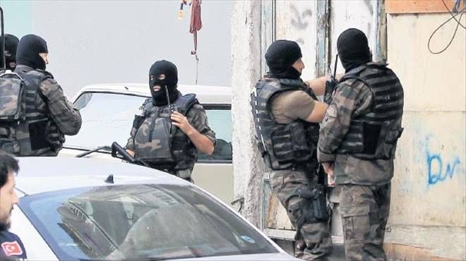 Hacıbayram´da şafak operasyonu