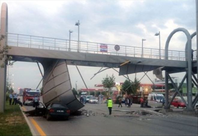 Ankara´da Kamyon Üst Geçide Çarptı