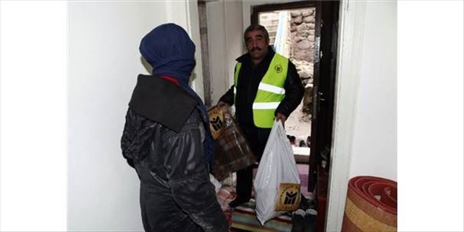 Fedakar Anne´ye Yardım Eli