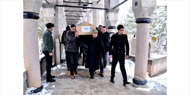 ANKARA´DAKİ KAZADA ÖLEN 3 KİŞİ ERZİNCAN´DA DEFNEDİLDİ