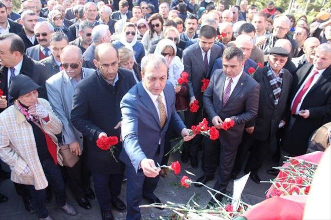 MHP Ankara İlden Güvenpark şehitlerine karanfil