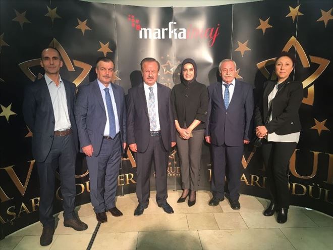 “Yılın En Başarılı Projesi” ödülü Başkan Turgut´a