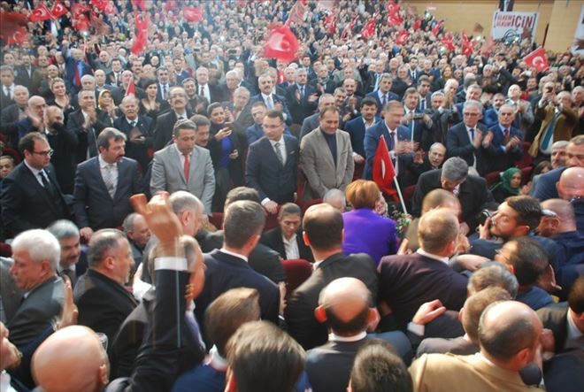 Ülkücüler  salona sığmadı