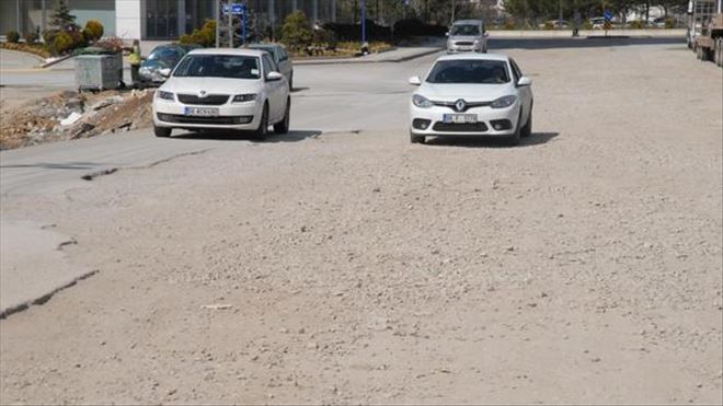 Söğütözü asfalt bekliyor