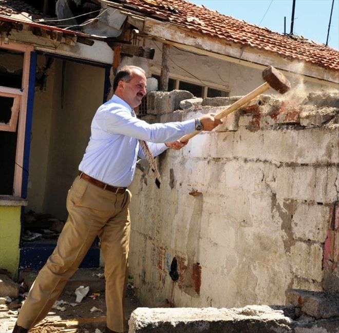30 Bin 500 Gecekondu Yıkıldı