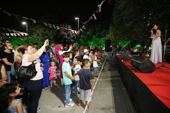 Yenimahalleli konserde coştu
