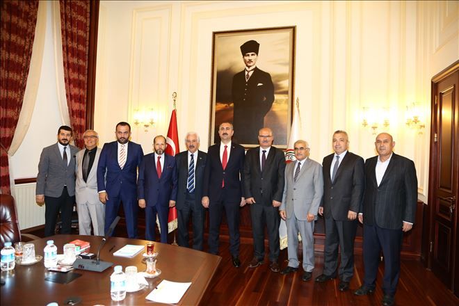 -İŞ DÜNYASI ARABULUCULUĞUN YASALAŞMASINI BEKLİYOR-
