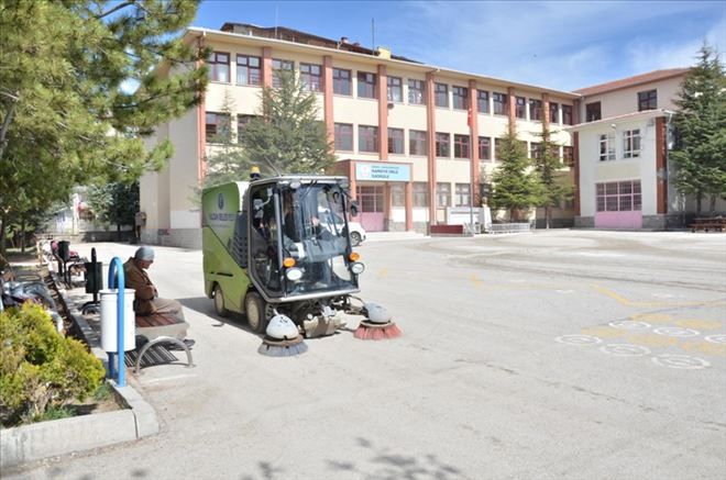 Okullar tatilde bile pırıl pırıl