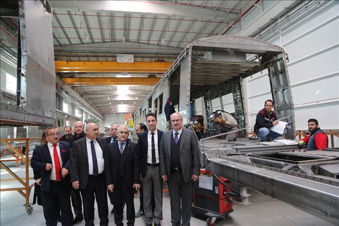 ATO BAŞKANI BARAN TÜRKİYE´NİN İLK METRO ARAÇLARINI İNCELEDİ