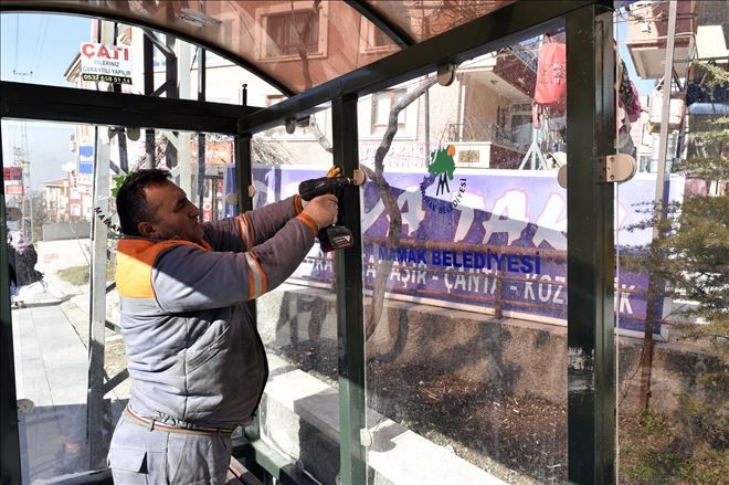 Otobüs durakları yenileniyor