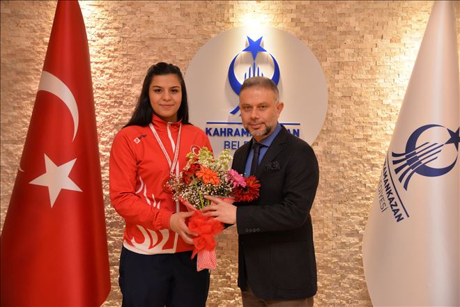  “Dişi Herkül” rekora doymuyor 