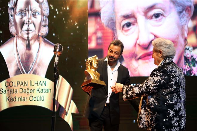Sadri Alışık Ödülleri Yenimahalle´de dağıtıldı