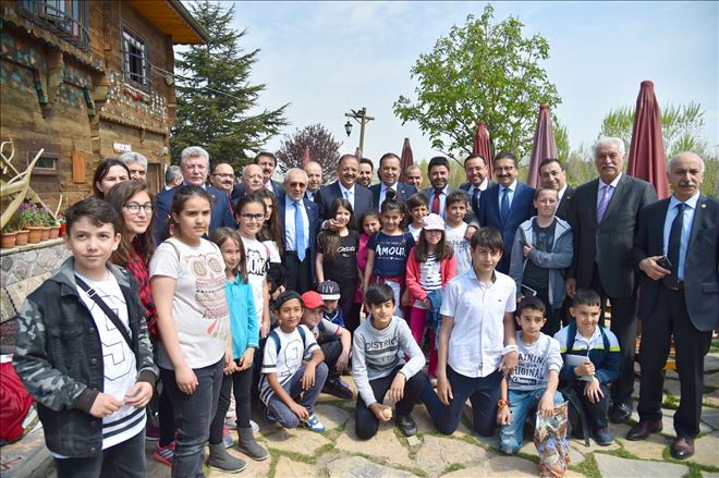 Bakan Özhaseki ve AK Partili Milletvekilleri Altınköy´de