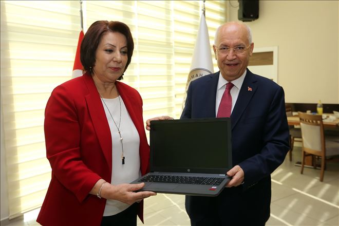 Muhtarlara dizüstü bilgisayar dağıtıldı