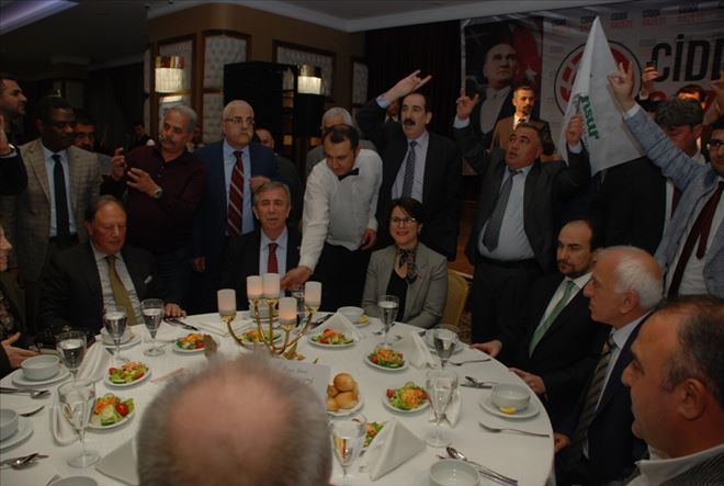 ALPARSLAN TÜRKEŞ´İN OĞLUNDAN MANSUR YAVAŞ´A DESTEK 