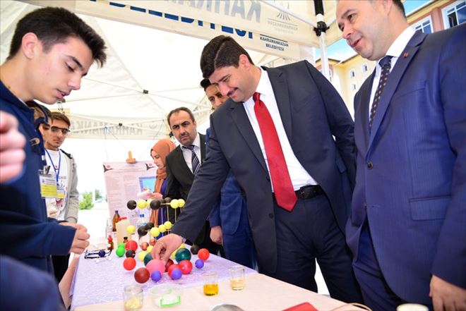 BAŞKAN OĞUZ LİSELİ MUCİTLERLE BULUŞTU