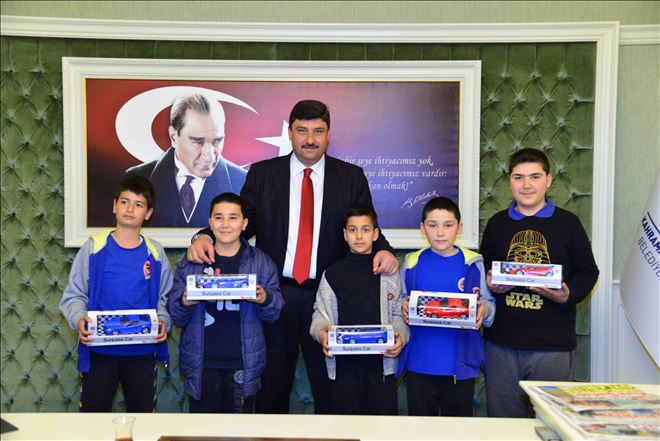 “Serhat Öğretmen”e ilk ziyaret çocuklardan