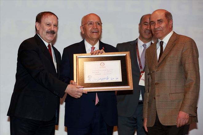 Yaşar: “Herkesi kucaklamaya devam edeceğim”