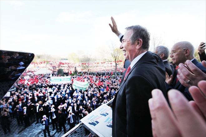 Büyükşehir Binası´nda Vatandaşlarla İlk Buluşma