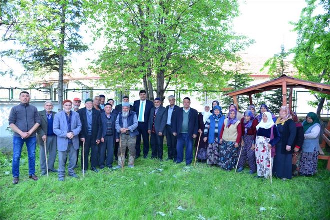 Köyde yaşayan vatandaşları sevindirecek hizmet