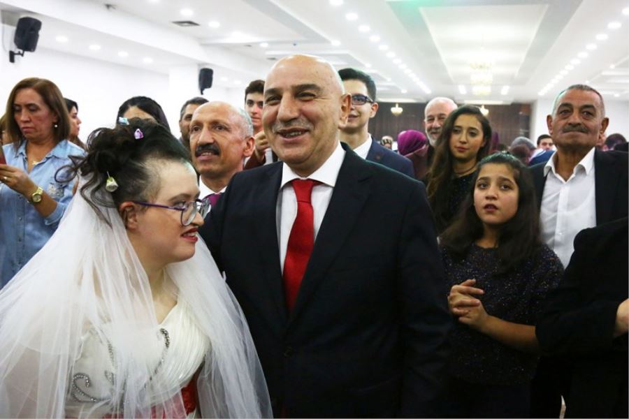 KEÇİÖREN’DE DÜĞÜN SALONLARI ÜCRETSİZ HİZMET VERİYOR