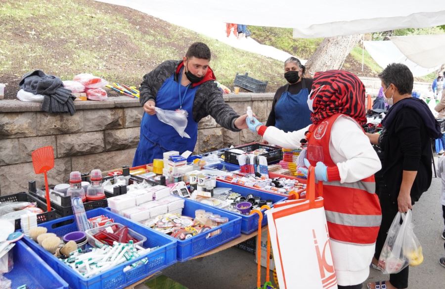 KEÇİÖREN’DE ÖZ KAYNAKLARLA DEZENFEKTAN ÜRETİLİP DAĞITILIYOR