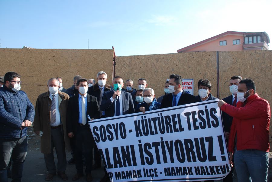 Halkın kullanıma ait alanları şirketlere ve kişilere satılıyor.