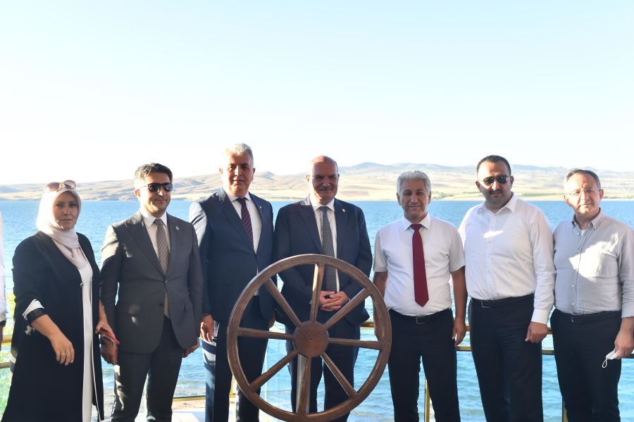 BELEDİYELER VE STK’LAR TUZ GÖLÜ İÇİN DEVREDE   