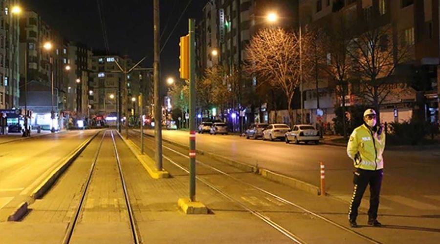 ANKARA’DA HERKES BU KULİSİ KONUŞUYOR: “RAMAZAN’DA SOKAĞA ÇIKMA YASAĞI GELİYOR.” 