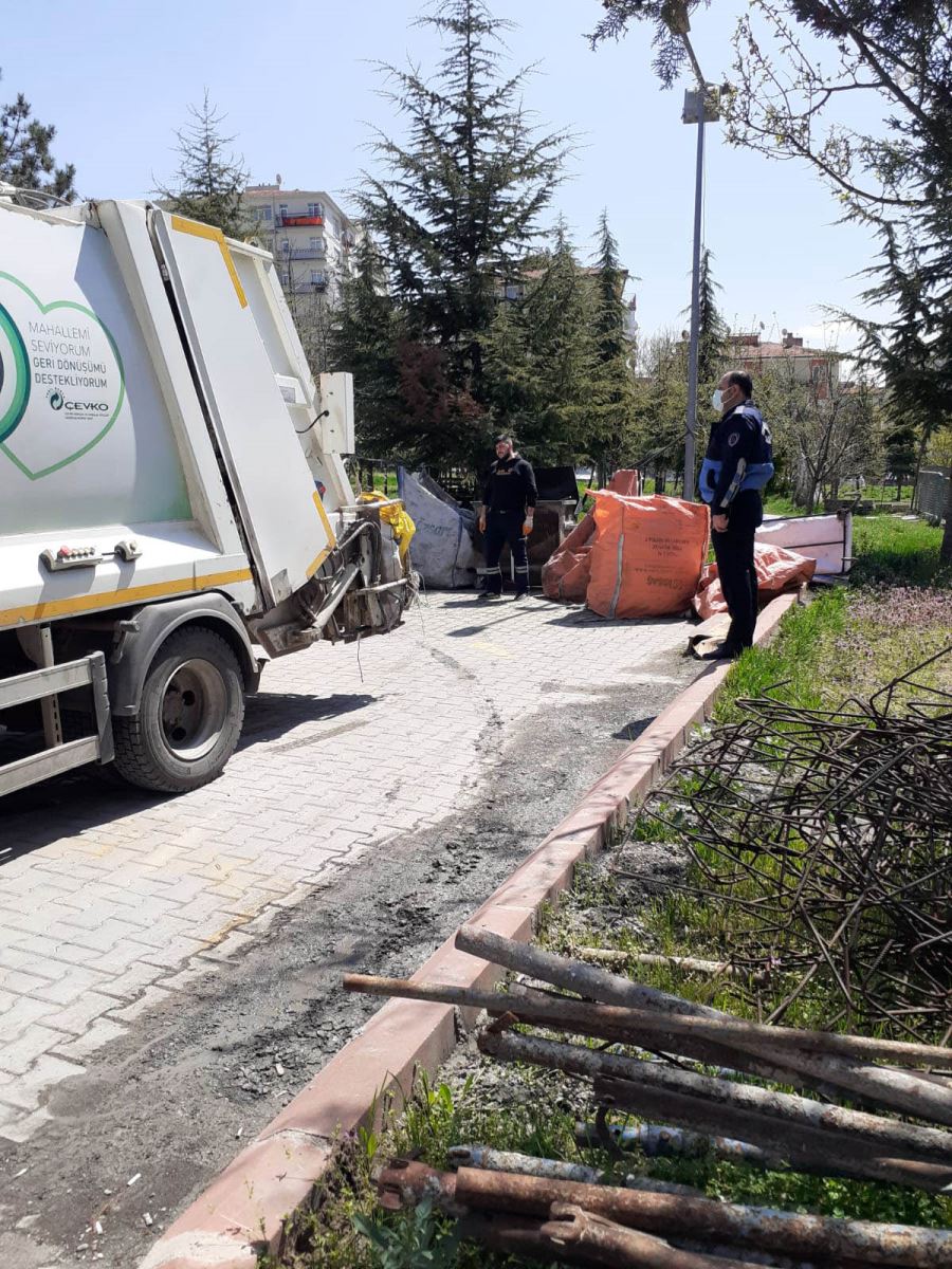 Yenimahalle’de Kağıt Toplayıcılarına Operasyon