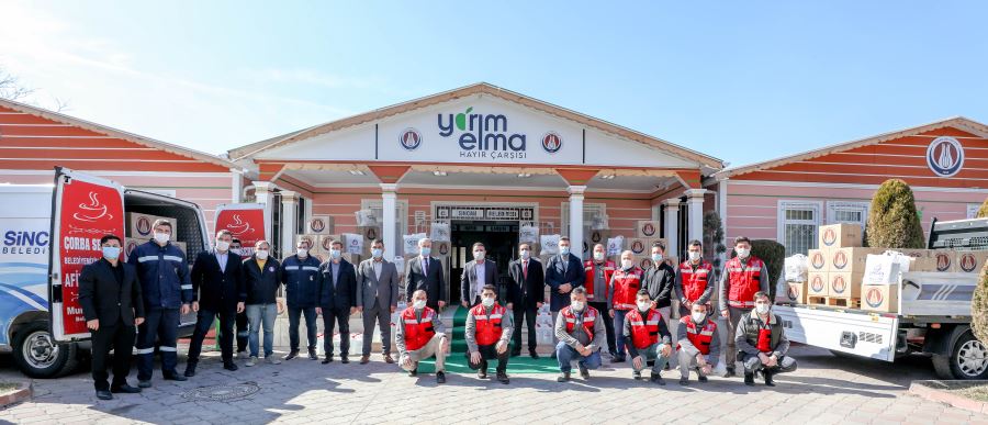 SİNCAN’DA YARIM ELMA HAYIR ÇARŞISI YÜZLERİ GÜLDÜRÜYOR