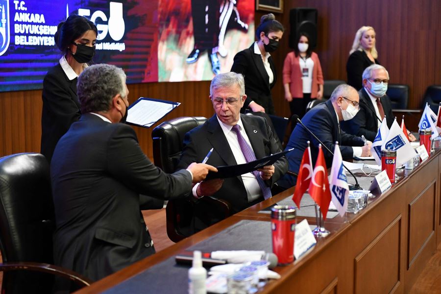 BAŞKENTLİLER 8 YIL SONRA YENİ OTOBÜSLERİNE KAVUŞUYOR