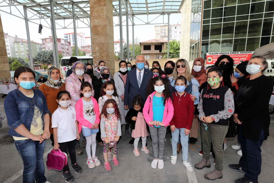 Yenimahalle’nin üreten kadınları sergi açtı