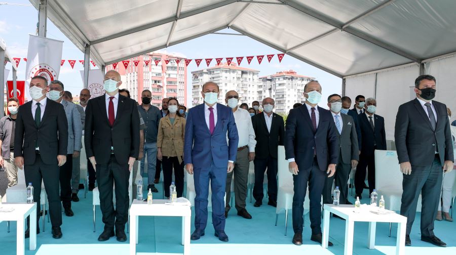 SİNCAN FEN LİSESİNE KAVUŞUYOR