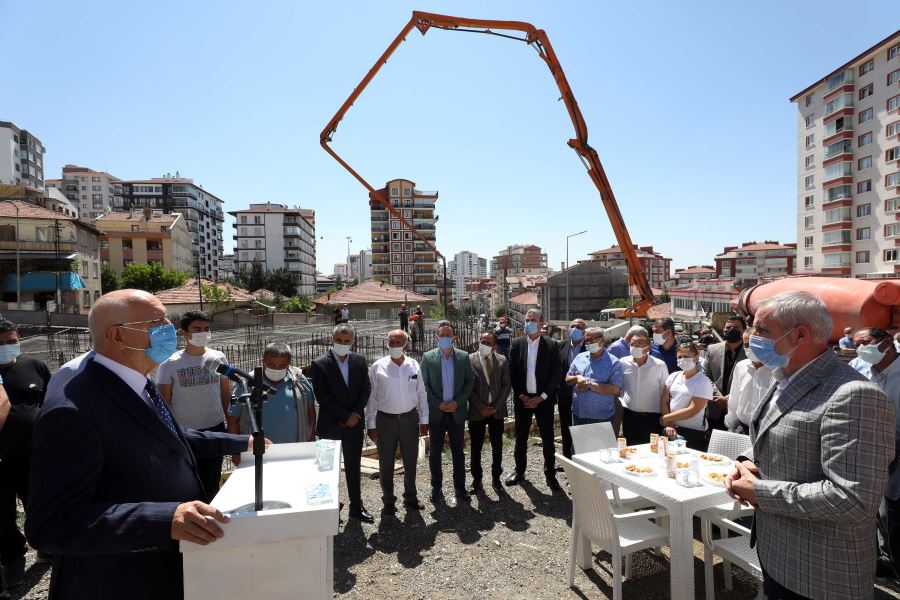  Yaşar, Yıldırım Beyazıt Cami’nin temelini attı