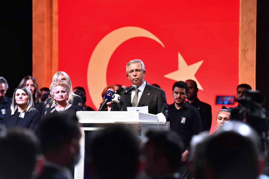 SAKARYA ZAFERİNİN 100’ÜNCÜ YILINDA BÜYÜK YÜRÜYÜŞE ON BİNLERCE BAŞKENTLİ KATILDI