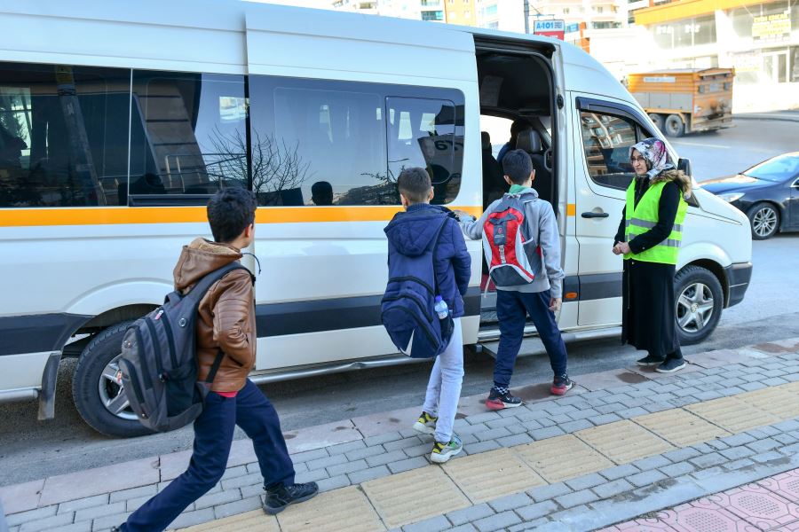 ANKARA BÜYÜKŞEHİRDEN EĞİTİME KATKI: 2 BİN 166 ÖĞRENCİYE SERVİS ÜCRETİ DESTEĞİ