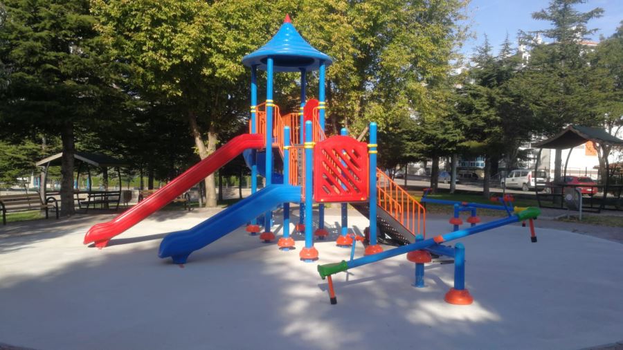 SİNCAN’DA BANKLAR ONARILDI, SPOR ALETLERİ YENİLENDİ