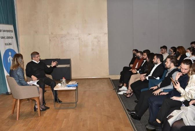 Gelecek Partisi Lideri Ahmet Davutoğlu Gençlerle Buluştu.