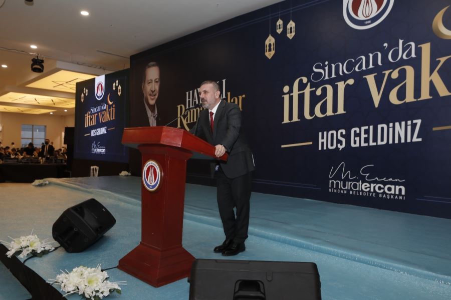 MEHMET ÖZHASEKİ ORUCUNU SİNCAN’DA AÇTI