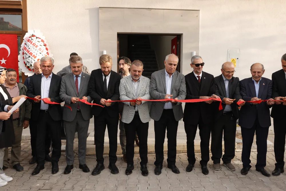 YENİKAYI MAHALLESİ KONAĞINA KAVUŞTU