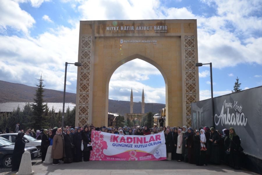 “KADIN, ELİNİN DEĞDİĞİ YERİ GÜZELLEŞTİRİR”