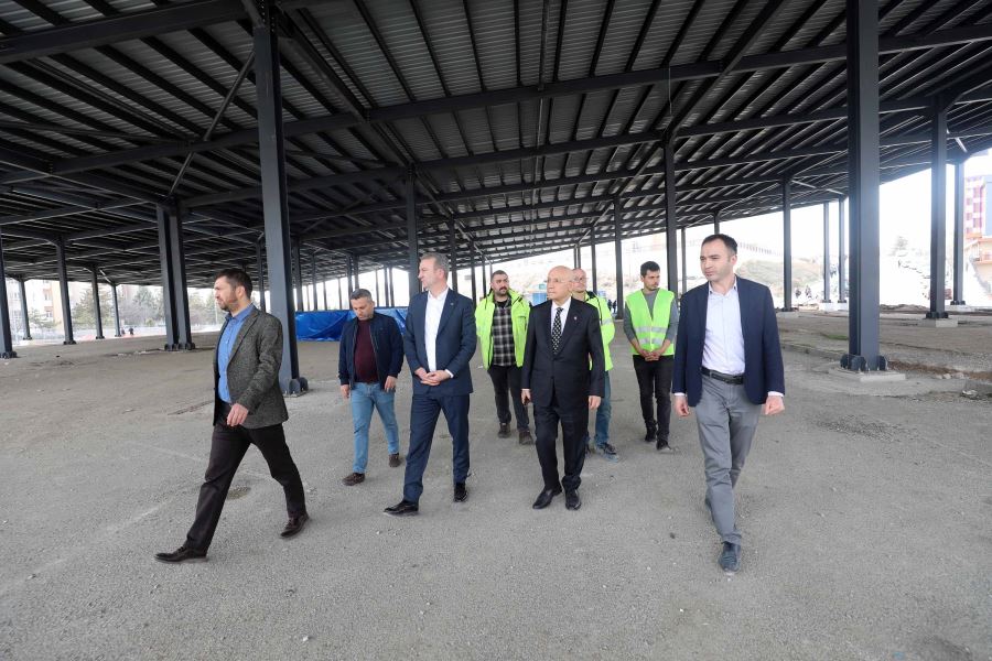 Başkan Yaşar yapımı süren inşaatları inceledi