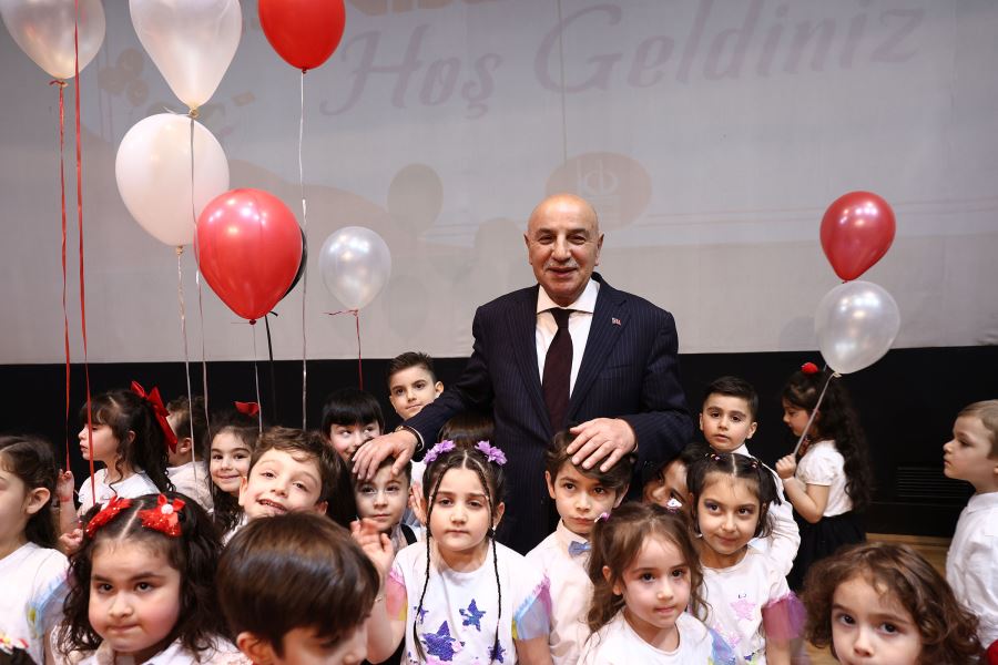 GÜL KREŞ ADASI’NIN MİNİK YÜREKLERİ 23 NİSAN COŞKUSUNU BAŞLATTI